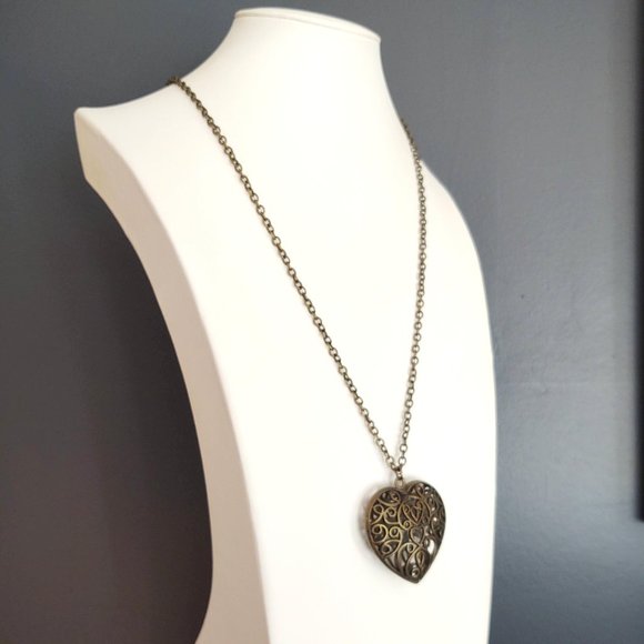 Long puff open work heart pendant necklace - Picture 4 of 10